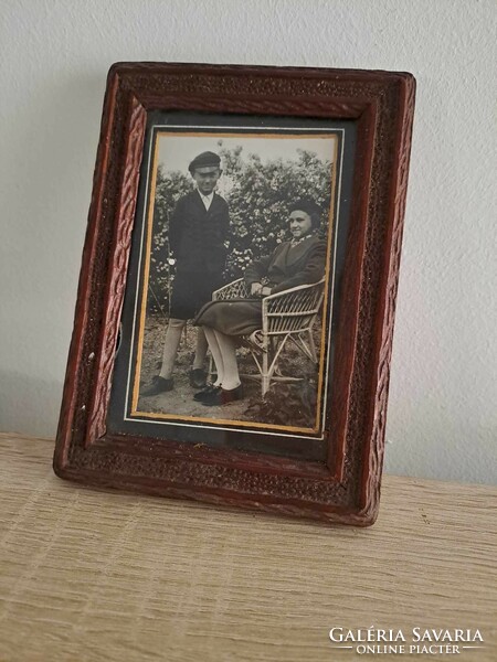 Antik faragott fakeret családi fotóval