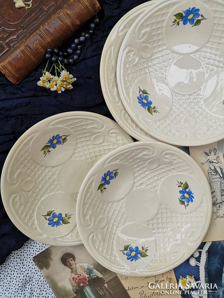 Zik konakovo Russian faience cake plates