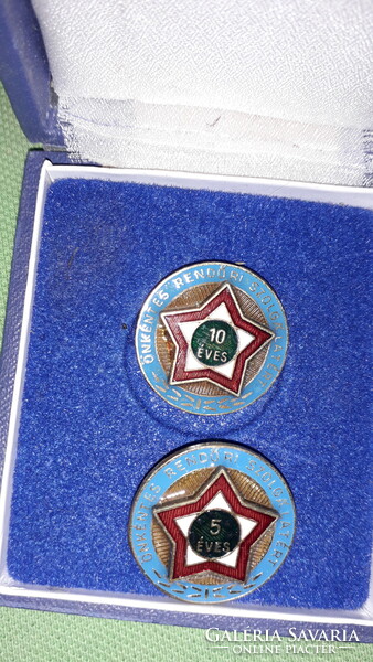 Old volunteer policeman 5 and 10 year service badge in box + owner's IDs as shown in pictures