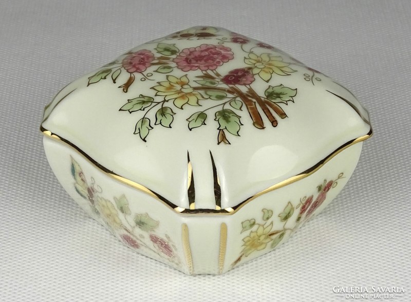 1Q723 Pillangós vajszínű Zsolnay porcelán bonbonier