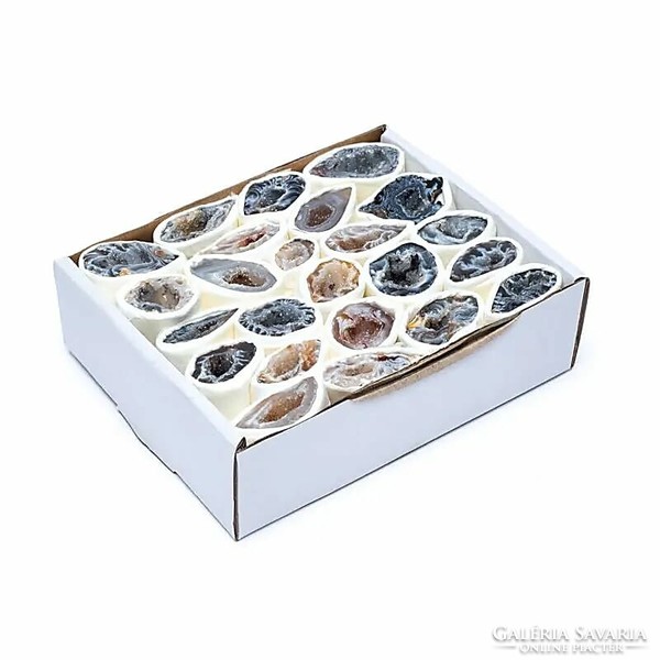 Agate geodes a box - 