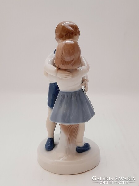 Táncoló gyerekek, német porcelán figura, 14 cm