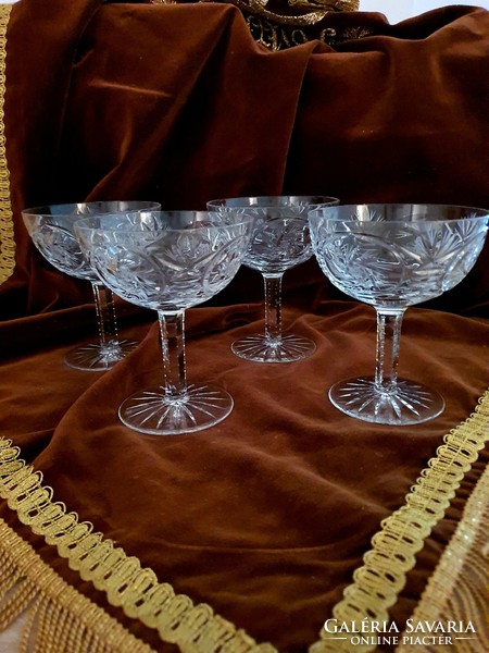 Polished crystal goblet or champagne glass, 4 pieces.