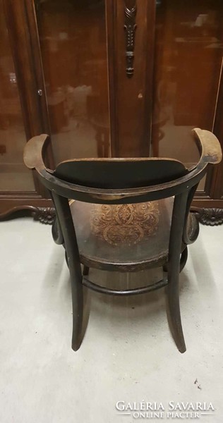 Eredeti állapotban Thonet bécsi szecessziós Kohn karfás szék