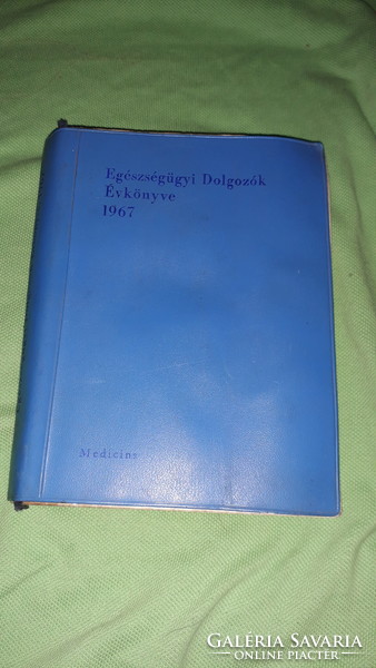 1967. Yearbook of health workers 1967 book medicine according to the pictures