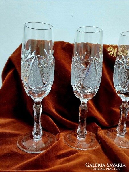 Polished crystal champagne glass, 4 pieces.