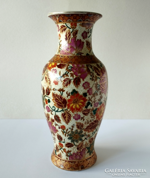 Beautiful marked Chinese porcelain large vase from the 1960s-70s