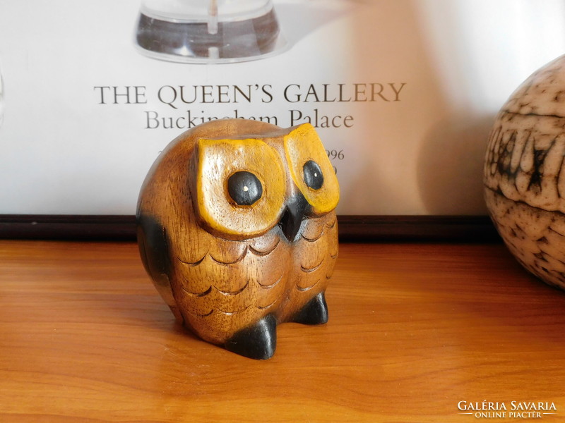 Owl carved from tropical wood 10 cm