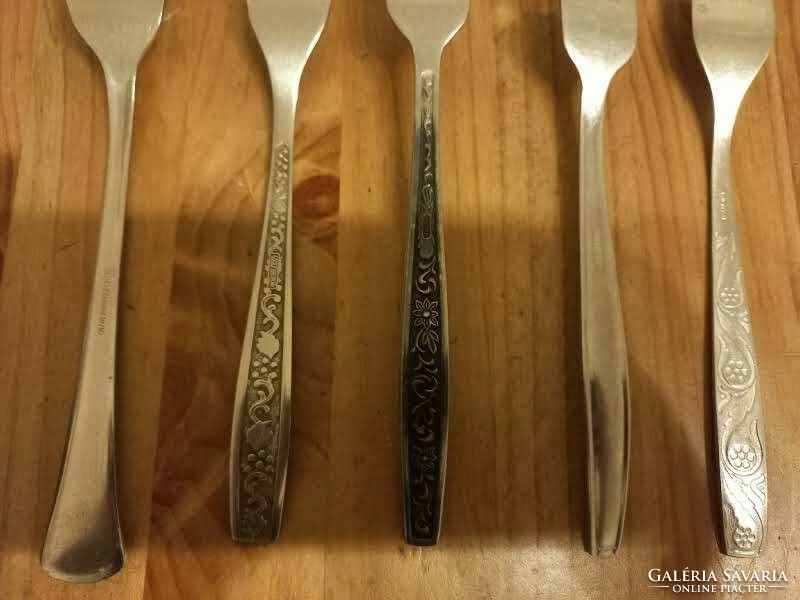 5 different stainless steel forks
