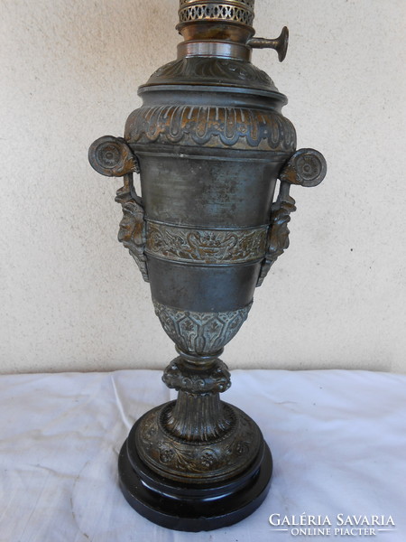 Antik nagyméretű petróleum lámpa