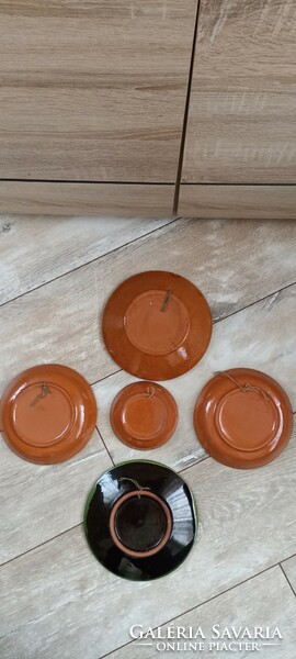 Népi cserép fali tányérok 5 db