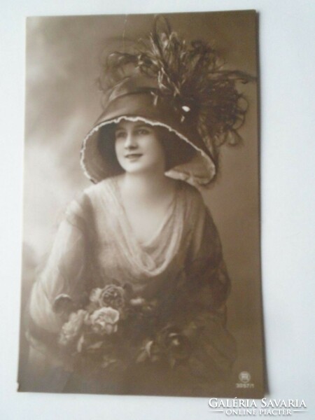 D201784 lady in hat with flowers 1910k lemonnier paris