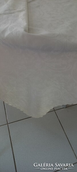 Large damask pattern tablecloth