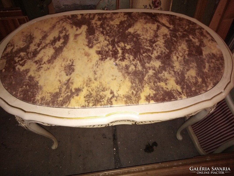 Chippendél barok törtfehér márványlapos dohányzóasztal