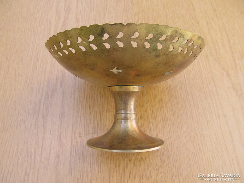 Pierced, decorated copper centerpiece, serving tray, fruit holder (17 cm.)