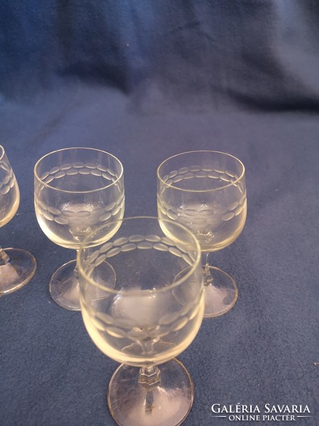 Set of 6 retro polished stemmed glass wine glasses