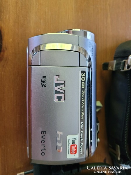 Jvc everio hdd 30 gb videó kamera tokkal töltővel.