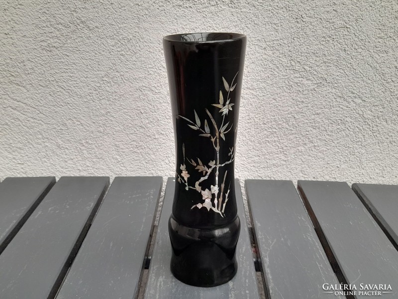 Gyöngyház berakásos váza