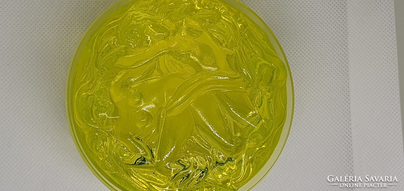Uránüveg uránzöld bonbonier erotikus jelenettel
