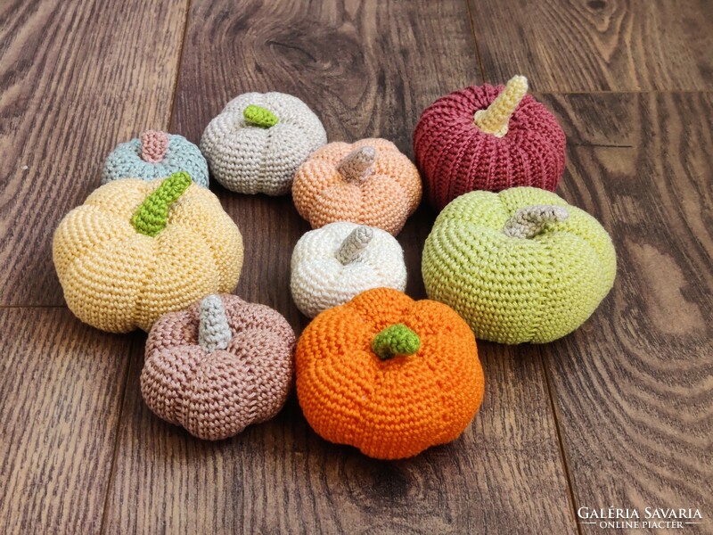 Crochet pumpkins (3pcs)