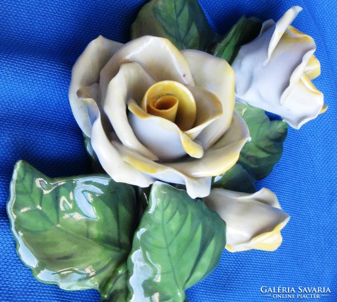 Herendi porcelán rózsacsokor, jelzett, kézifestés, nem hibás, hossza 16.5 cm.