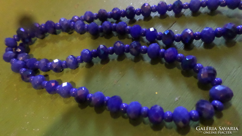 54 Cm necklace made of dark blue crystal beads.
