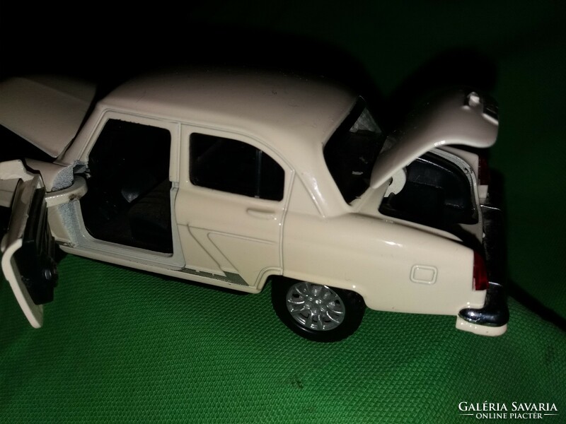 Gaz volga m-21 deluxe metal model car 1:32 everything can be opened in good condition according to the pictures