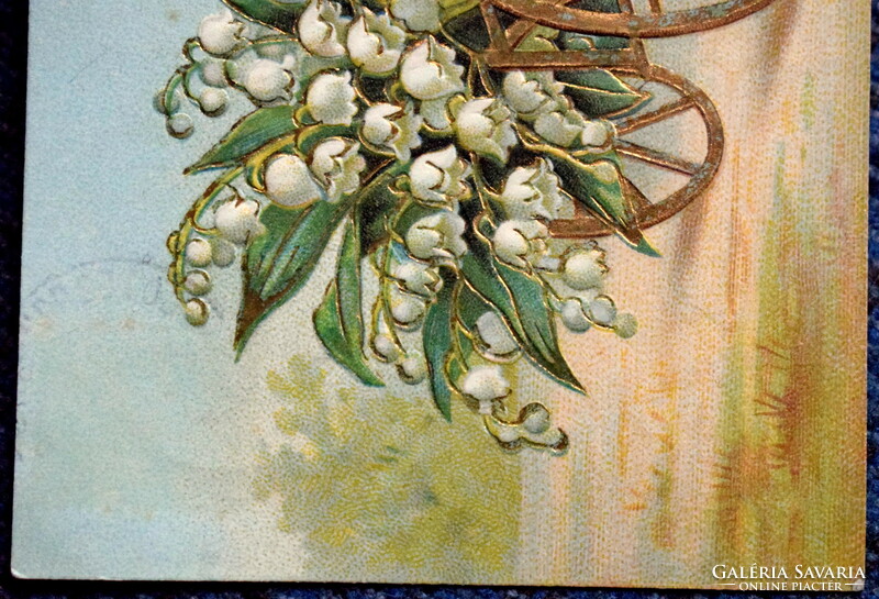 Antik dombornyomott üdvözlő litho képeslap -kislány arany talicska gyöngyvirág