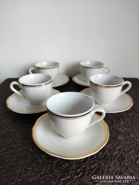 Elegánsan kommersz arany kontúros porcelán kávés készlet 5 személyes