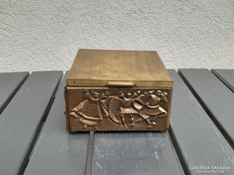 Robust heavy bronze box
