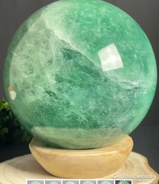 Gigantiukus Zöld Fluorit Gömb –  27480g - "elnyel minden negatív energiát"