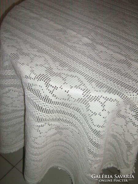 Beautiful white circle fringed lace tablecloth