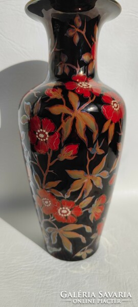 Zsolnay's multi-flame eosin vase