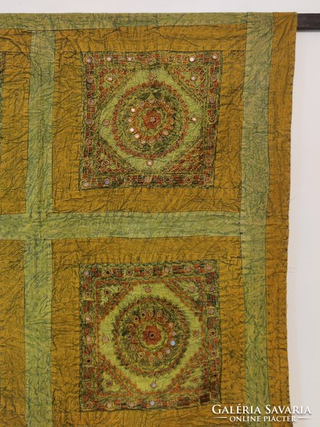 Indiai  tükrös textil falikép