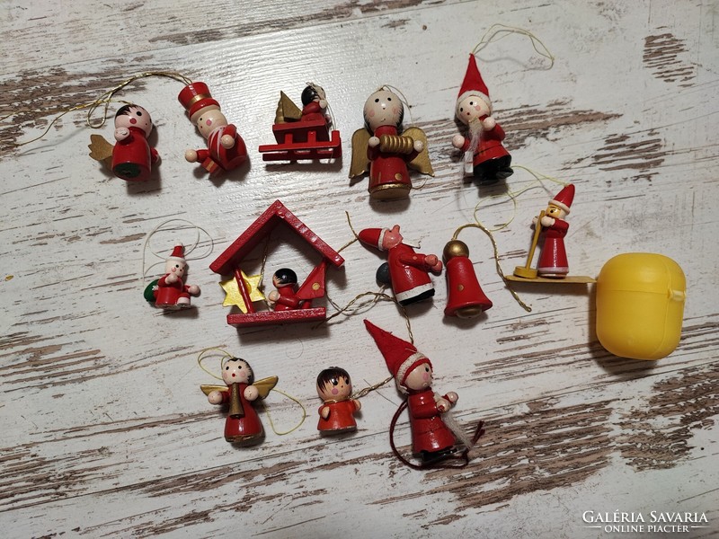 Christmas tree decoration wooden figures