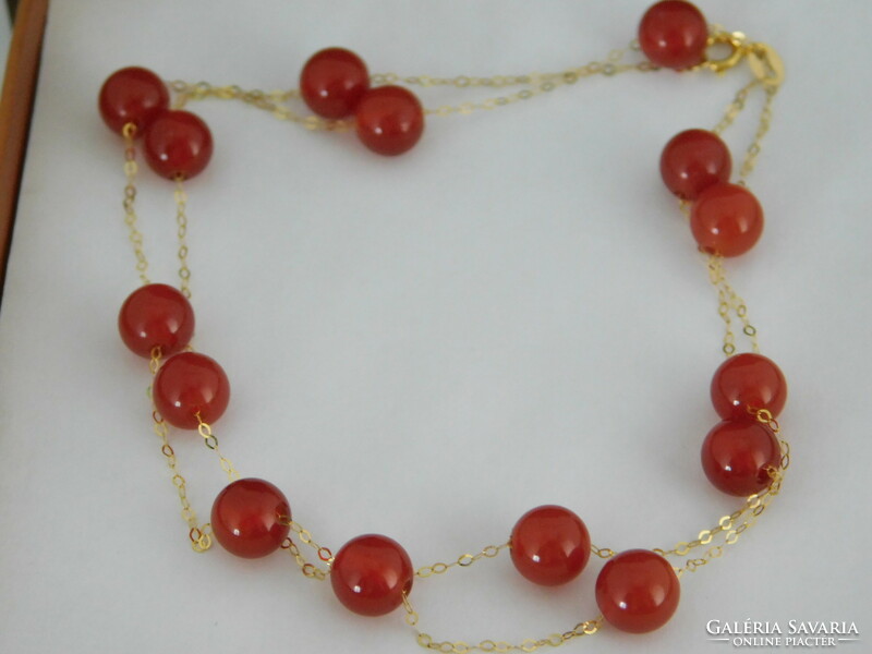 18K gold necklace with red agate stones