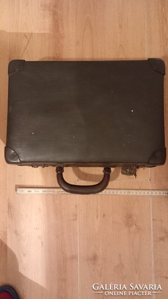 Old small suitcase, marked, with original key, copper fittings