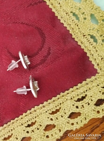 Silver earrings with zirconia stones