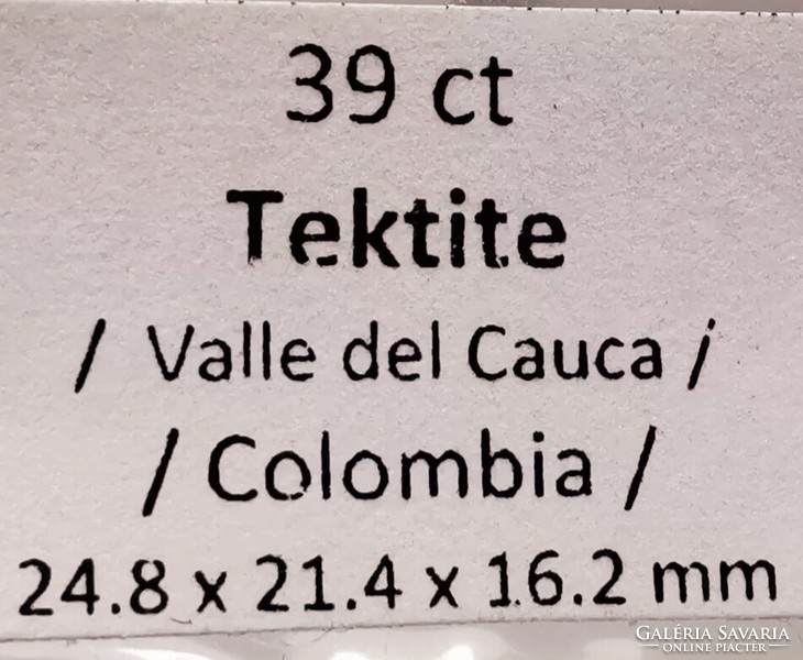 Kolumbianit Tektit meteorit 39 ct becsapódasi minta Kolumbia