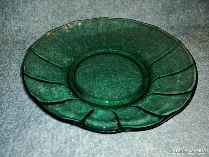 Green glass serving dish diameter 22 cm (a11)