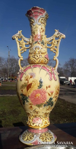 Antique zsolnay (julia) vase.