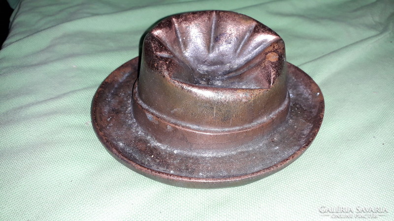 Antique copper hat-shaped heavy letter weight, table decoration shelf decoration ashtray for whom what is it good for 12x5 cm perfect