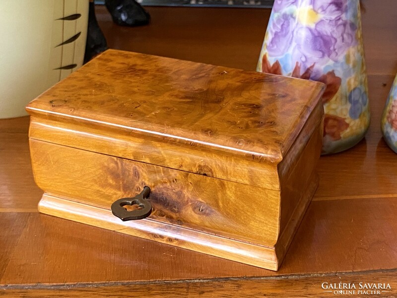 Small art deco lockable wooden jewelry box covered with kori root veneer