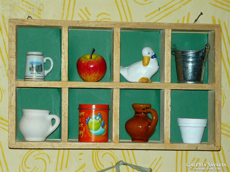 Wall box with trifles