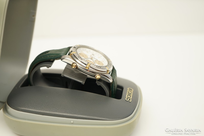 Seiko chronograf sports 150 watch / retro box included