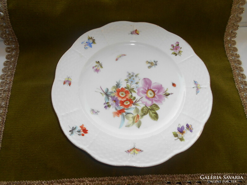 Cake plate from Herend with a ribbon mark