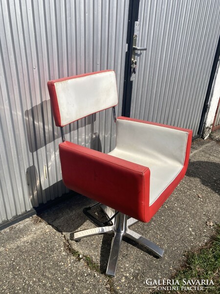 Retro régi műbőr fodrász szék fotel hidraulikus