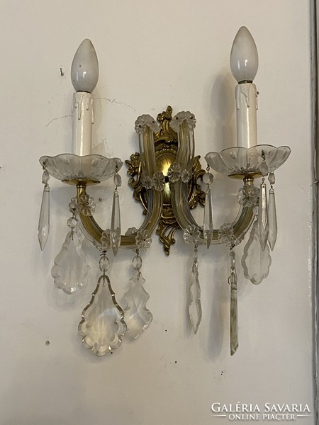 Crystal chandelier with wall arms