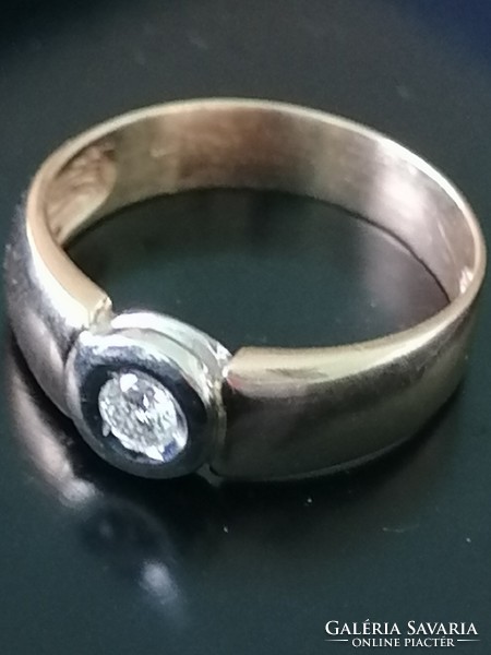 Briliáns drágaköves arany gyűrű