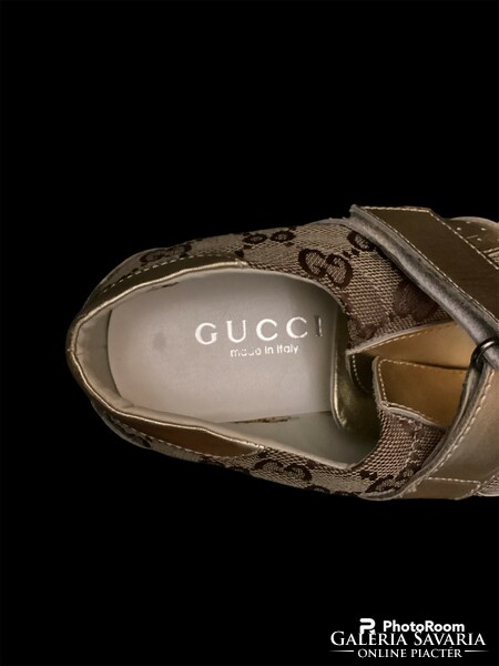 Gold Gucci shoes size 42